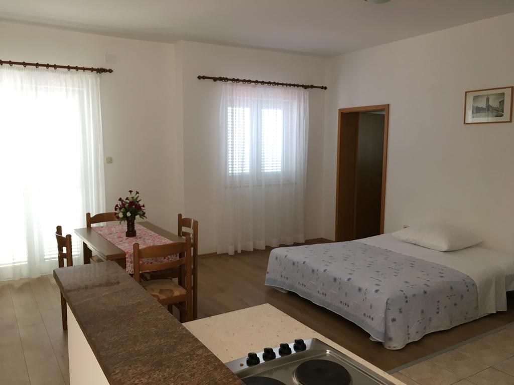 Apartments Villa Emilija ซูเปทาร์สกา ดรากา ภายนอก รูปภาพ